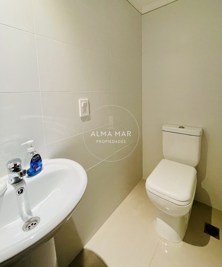 Apartamento ID.584 - Apartamento de 2 Dormitorios en Venta a metros de playa Brava, Punta del Este