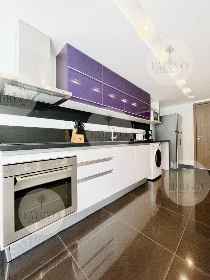 Apartamento ID.2430 - Apartamento de 2 Dormitorios y Parrillero con Vista al Mar en Playa Brava, Look Tower