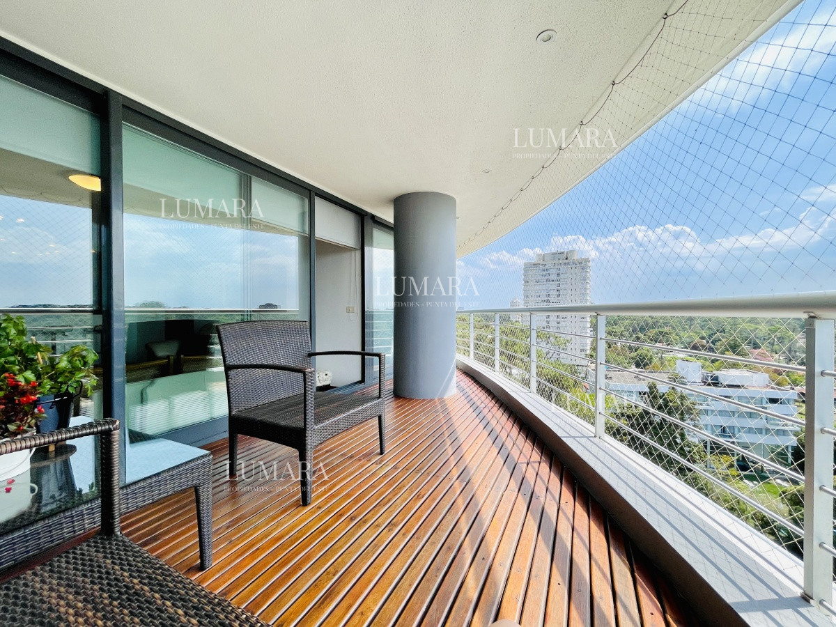 Apartamento ID.2699 - Excelente Apartamento de 2 Dormitorios en Alquiler - Punta del Este
