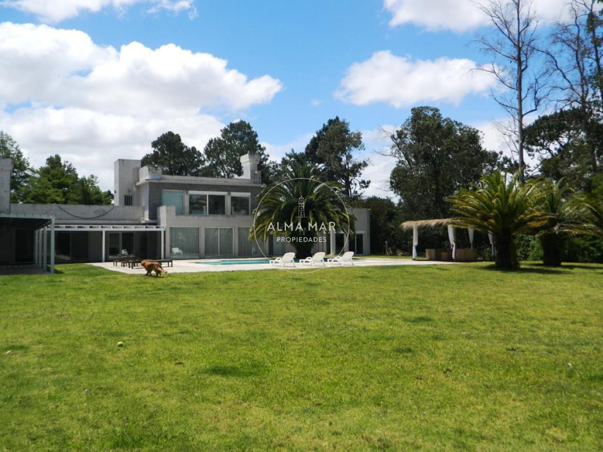 Casa ID.94 - Moderna Casa de 4 Dormitorios en el Golf - Punta del Este