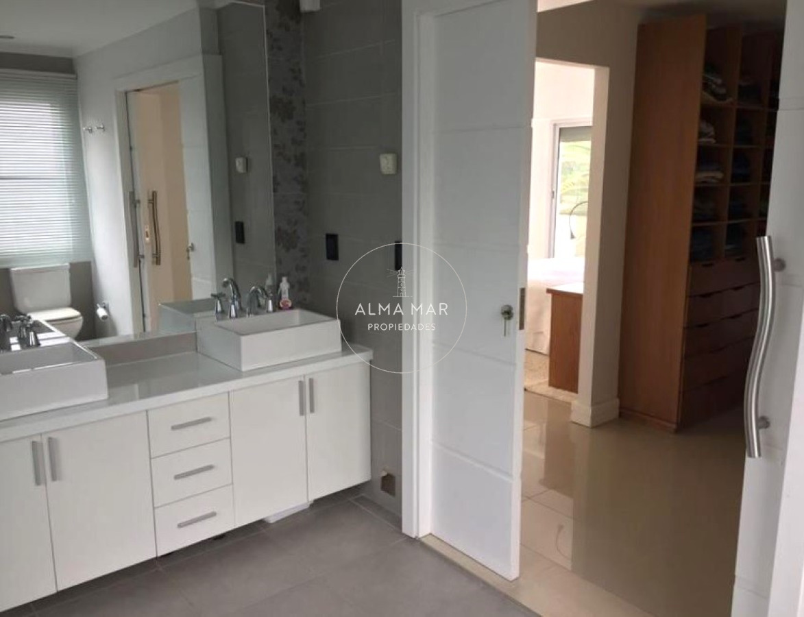 Casa ID.94 - Moderna Casa de 4 Dormitorios en el Golf - Punta del Este