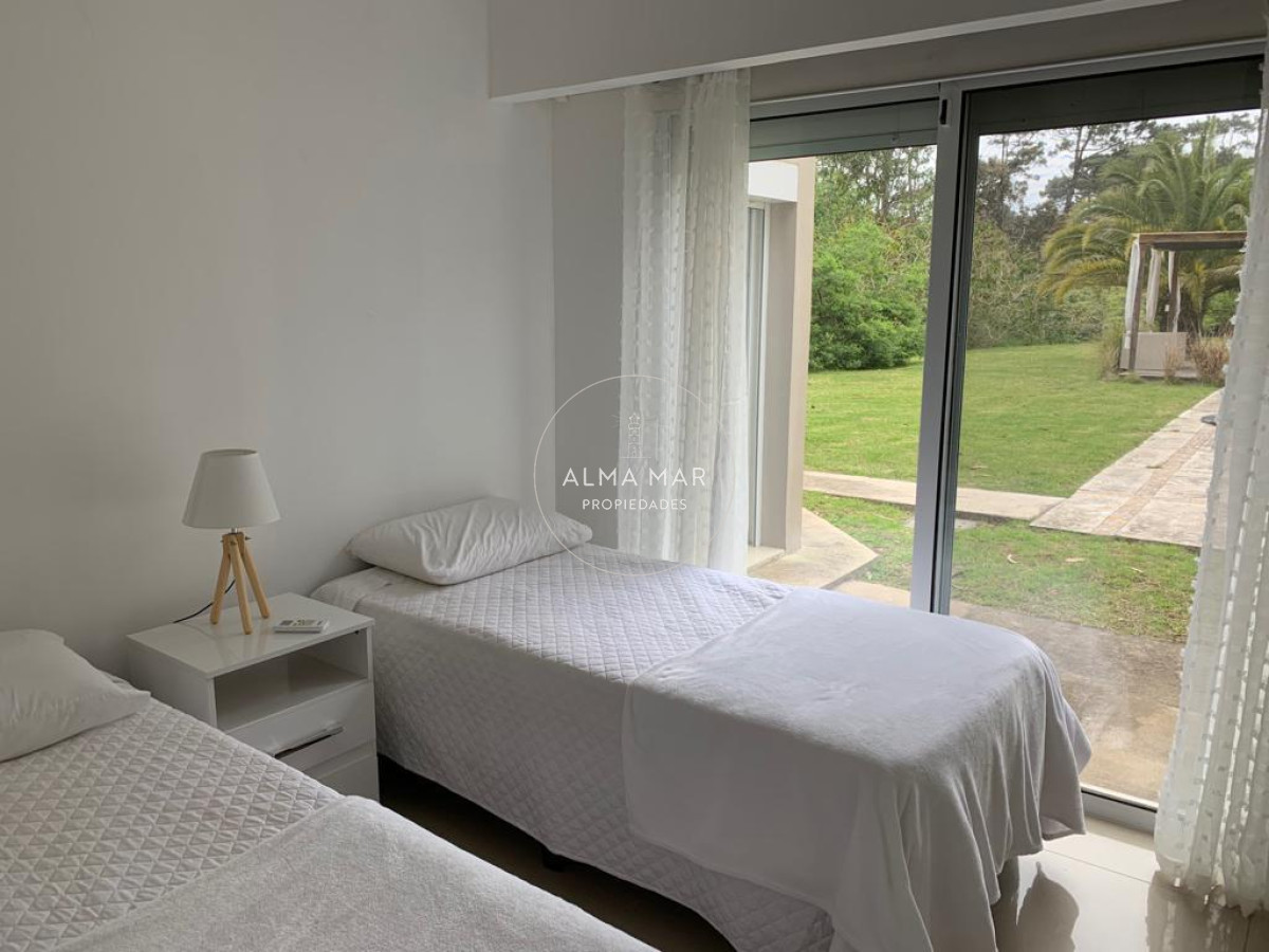 Casa ID.94 - Moderna Casa de 4 Dormitorios en el Golf - Punta del Este