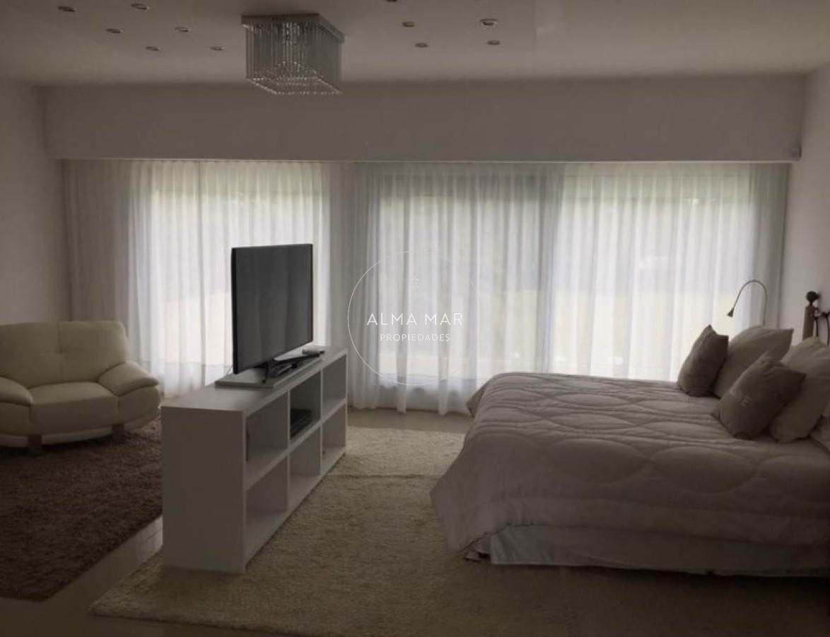 Casa ID.94 - Moderna Casa de 4 Dormitorios en el Golf - Punta del Este