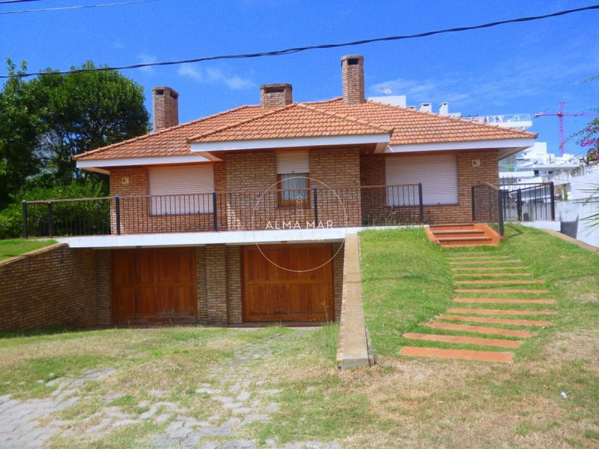 Casa ID.408 - Gran casa de 4 Dormitorios en Aidy Grill, Punta del Este