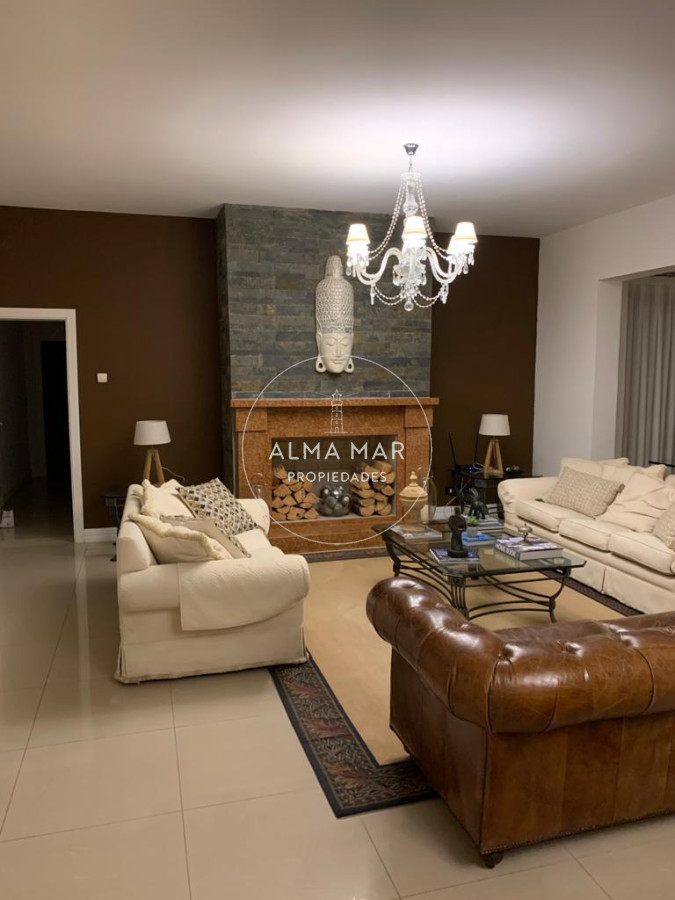 Casa ID.94 - Moderna Casa de 4 Dormitorios en el Golf - Punta del Este