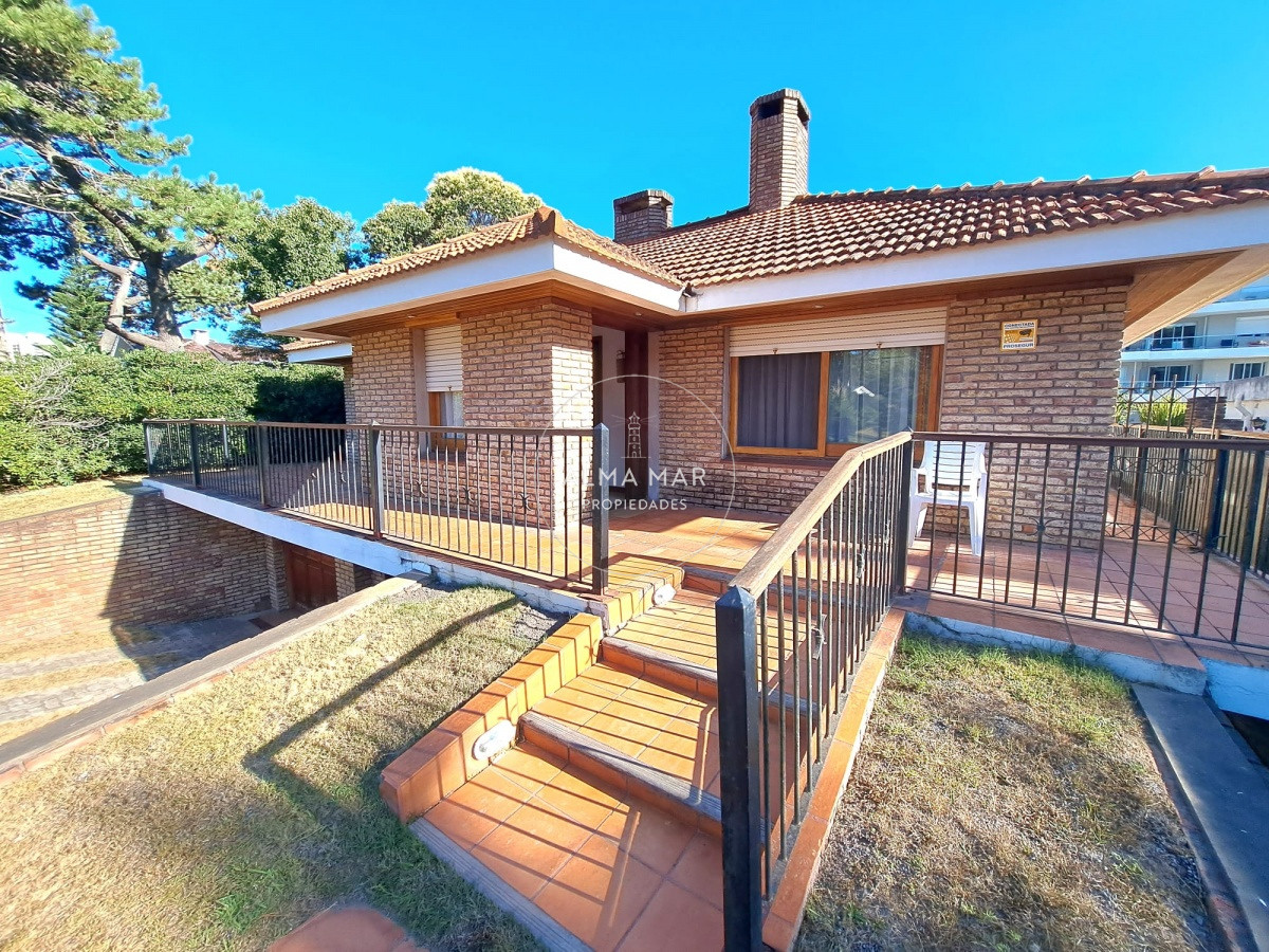 Casa ID.408 - Gran casa de 4 Dormitorios en Aidy Grill, Punta del Este