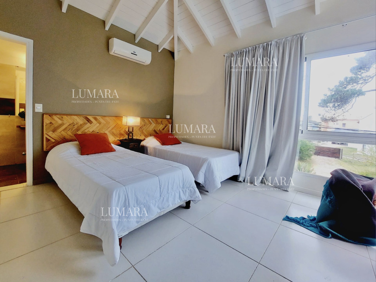 Casa ID.1407 - Excelente Casa de 6 Dormitorios y Piscina en Montoya, La Barra
