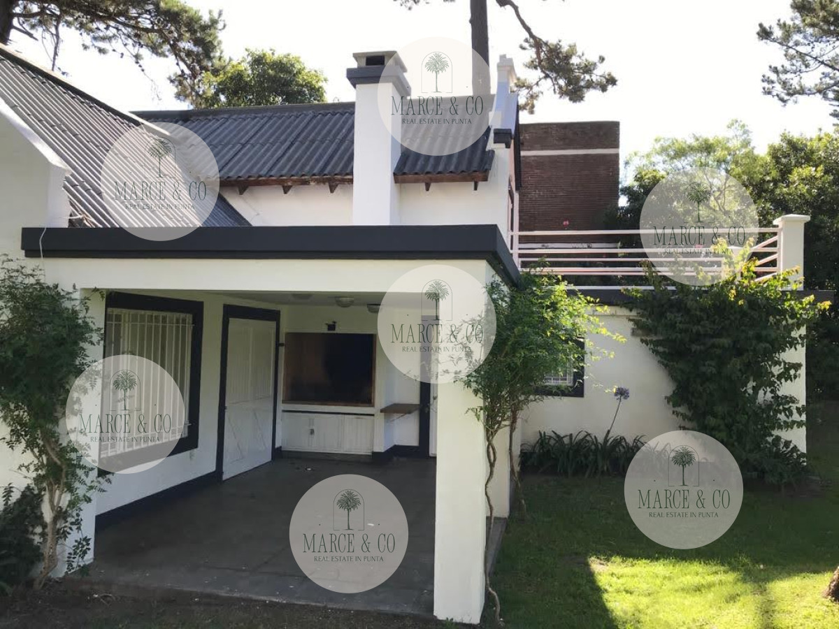 Casa ID.2262 - Casa de 3 Dormitorios más Dependencia y Piscina, en Aidy Grill Punta del Este, Ubicada a pasos del Mar