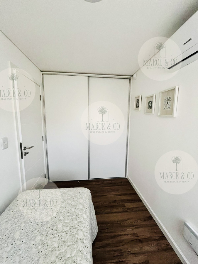 Casa ID.9 - Moderna Casa de 4 Dormitorios, Piscina Climatizada y Parrillero en Punta Ballena, Barrio Semi Privado