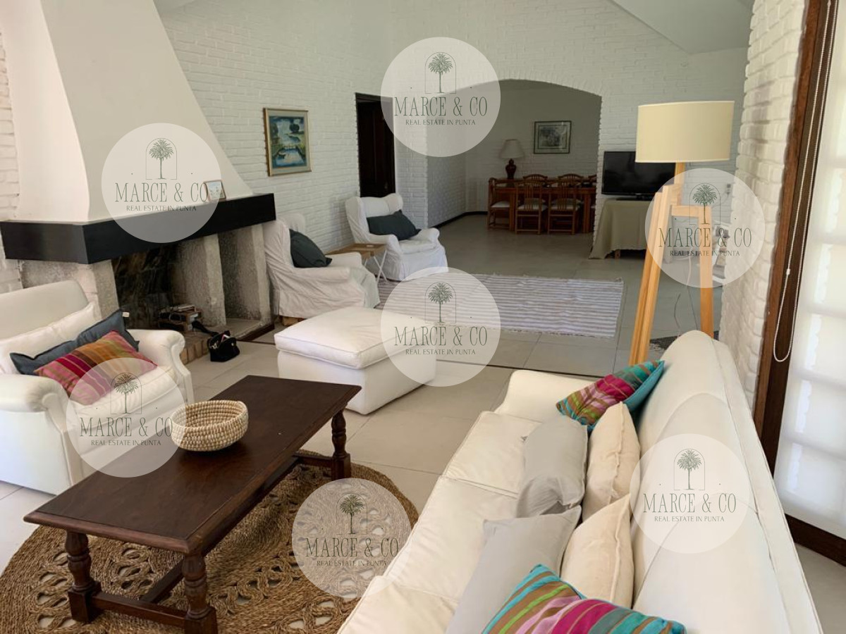 Casa ID.454 - Alquiler temporario de casa de tres dormitorios con piscina en Barrio Lugano a pasos de Punta Shopping, Punta del Este
