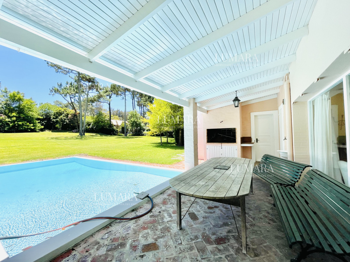 Casa ID.719 - Excelente Casa de 4 Dormitorios en Playa Brava, Punta del Este