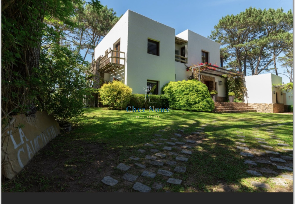 Casa ID.303 - Excelente casa de 5 dormitorios mas dependencia y gran parque a 200 metros de la Playa de Montoya en alquiler de temporada