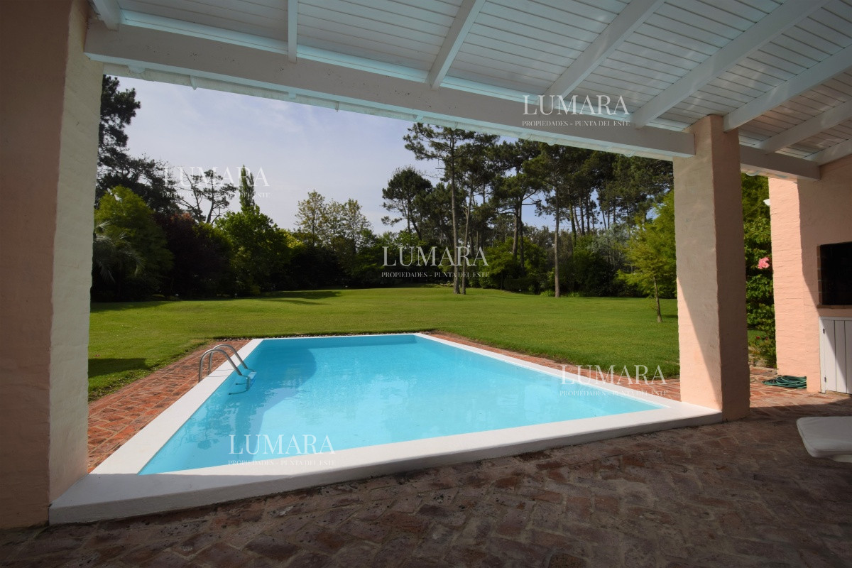 Casa ID.719 - Excelente Casa de 4 Dormitorios en Playa Brava, Punta del Este