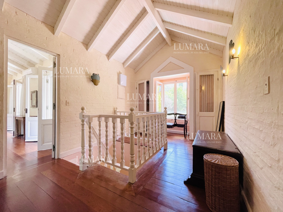 Casa ID.719 - Excelente Casa de 4 Dormitorios en Playa Brava, Punta del Este