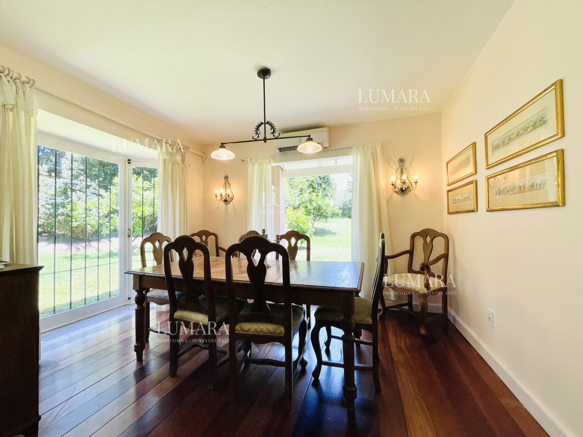 Casa ID.719 - Excelente Casa de 4 Dormitorios en Playa Brava, Punta del Este