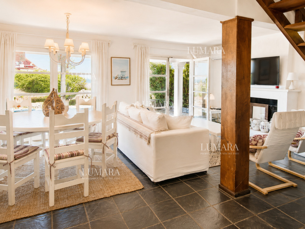 Casa ID.1409 - Excelente Casa de 4 Dormitorios con Piscina y Parrillero en Montoya, La Barra