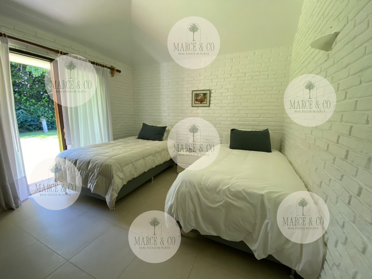 Casa ID.454 - Alquiler temporario de casa de tres dormitorios con piscina en Barrio Lugano a pasos de Punta Shopping, Punta del Este