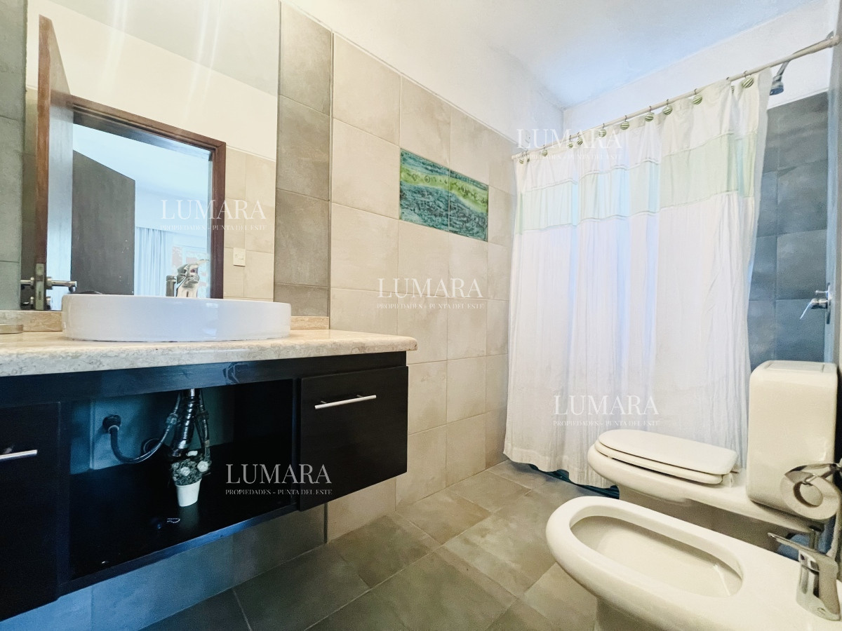 Casa ID.718 - Muy Buena Casa de 5 Dormitorios y Piscina en Rincón del Indio, a Pocos Metros del Mar