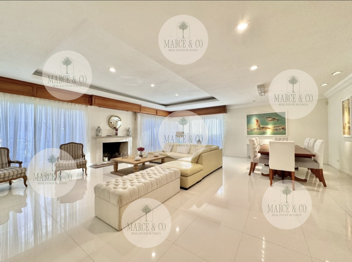 Casa ID.2282 - Moderna Casa de 4 Dormitorios en Playa Mansa a 150 metros del Mar