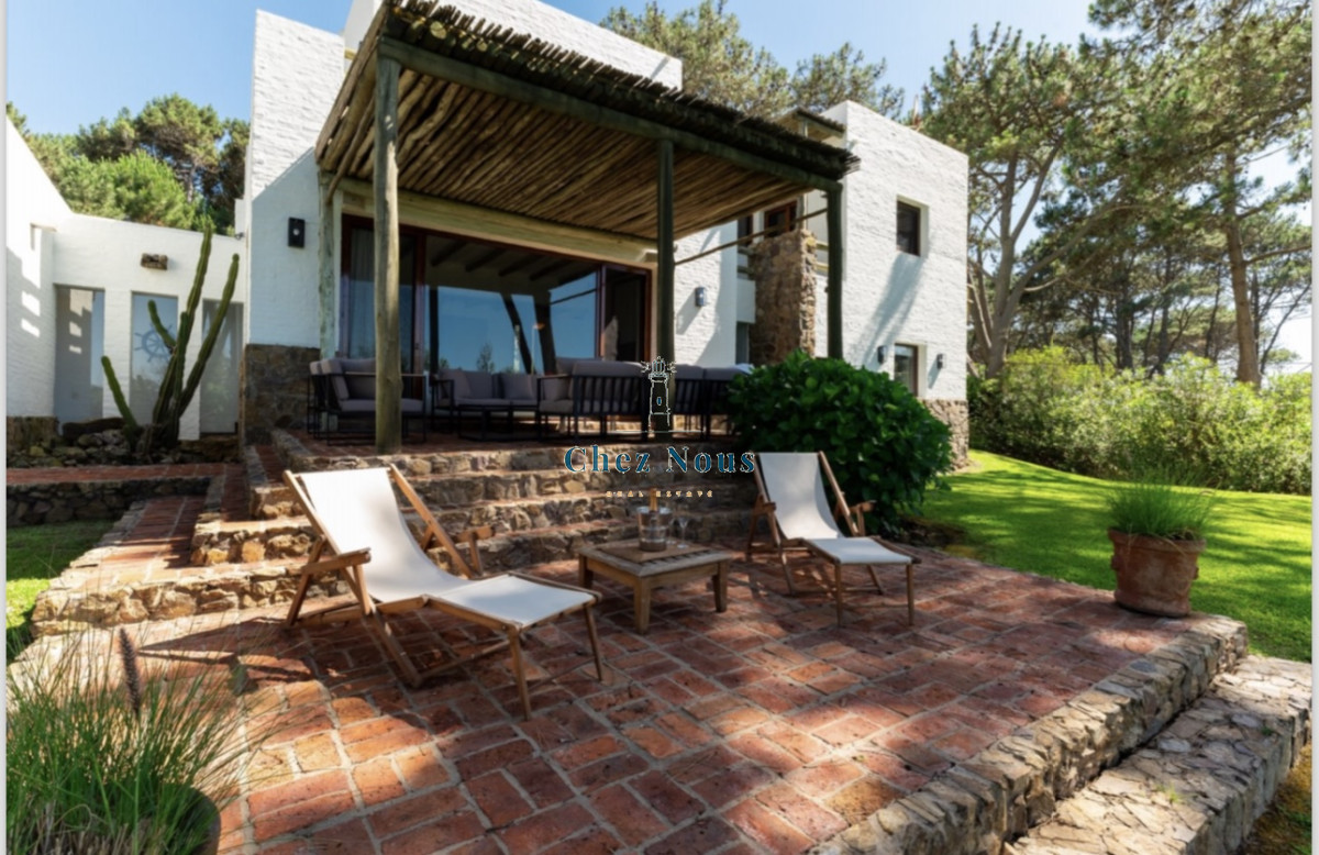 Casa ID.303 - Excelente casa de 5 dormitorios mas dependencia y gran parque a 200 metros de la Playa de Montoya en alquiler de temporada