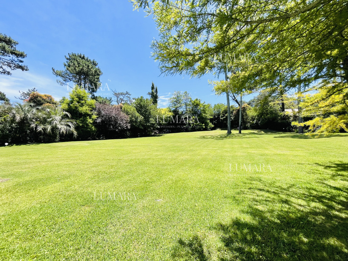 Casa ID.719 - Excelente Casa de 4 Dormitorios en Playa Brava, Punta del Este