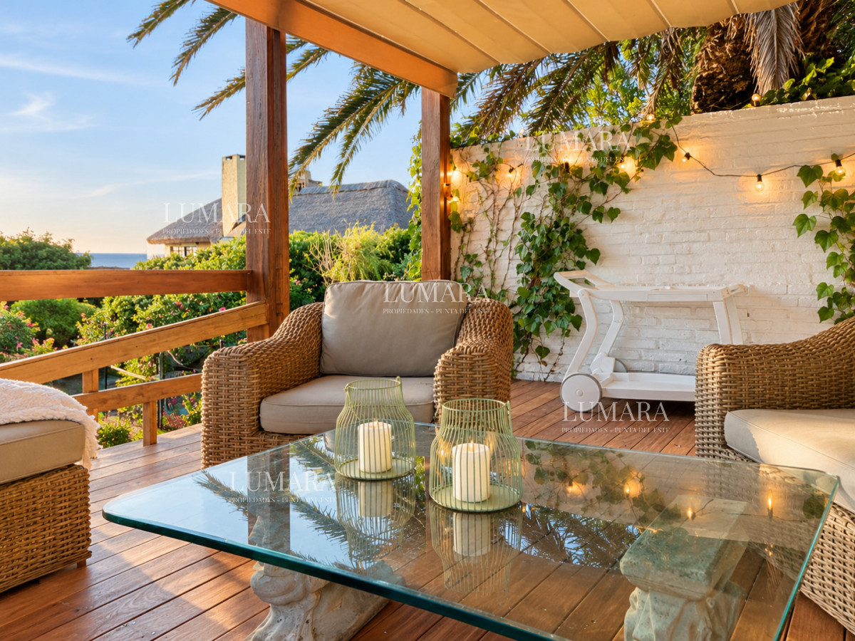 Casa ID.738 - Excelente Casa de 4 Dormitorios y Piscina a una Cuadra del Mar 