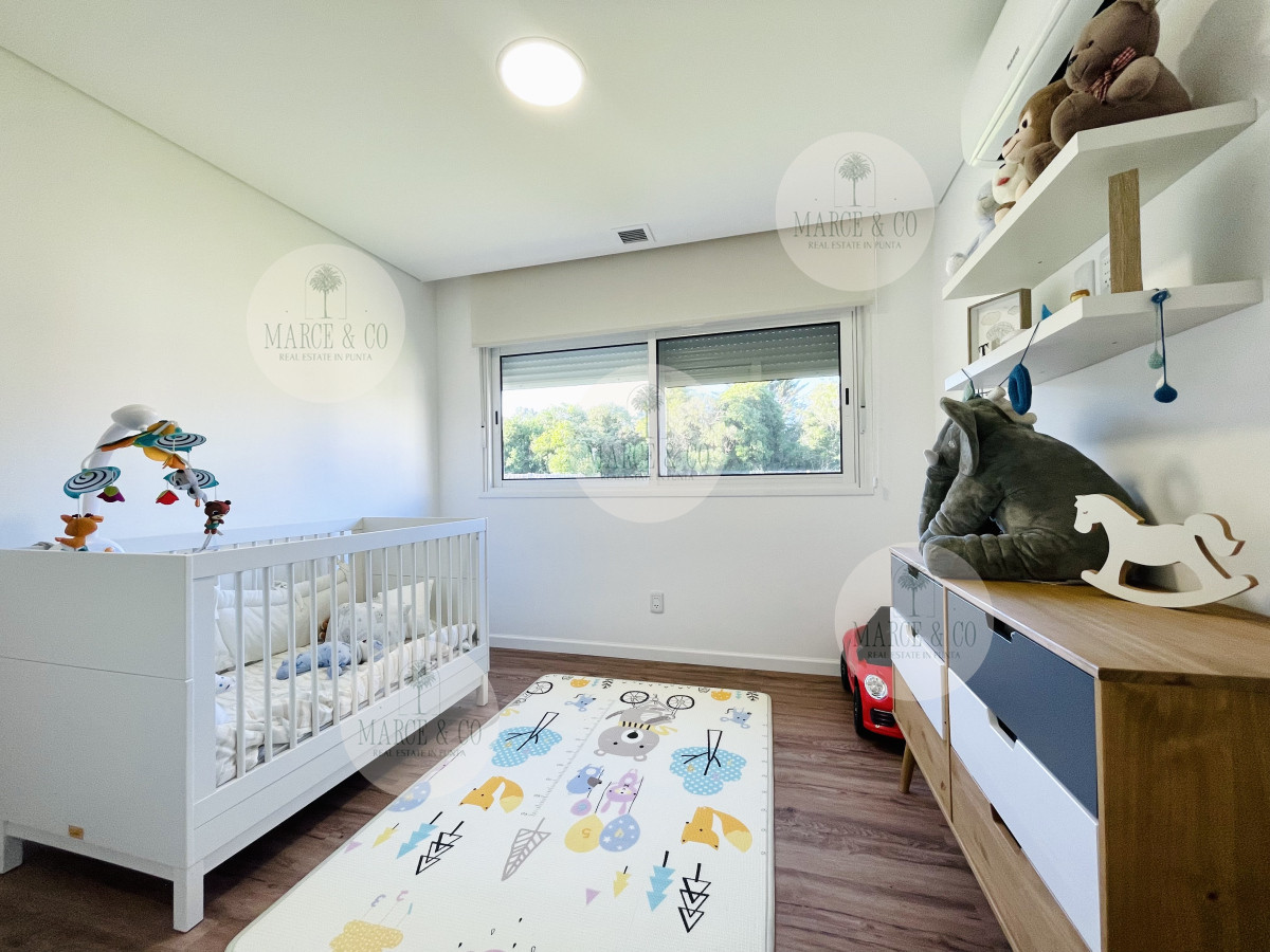 Casa ID.9 - Moderna Casa de 4 Dormitorios, Piscina Climatizada y Parrillero en Punta Ballena, Barrio Semi Privado