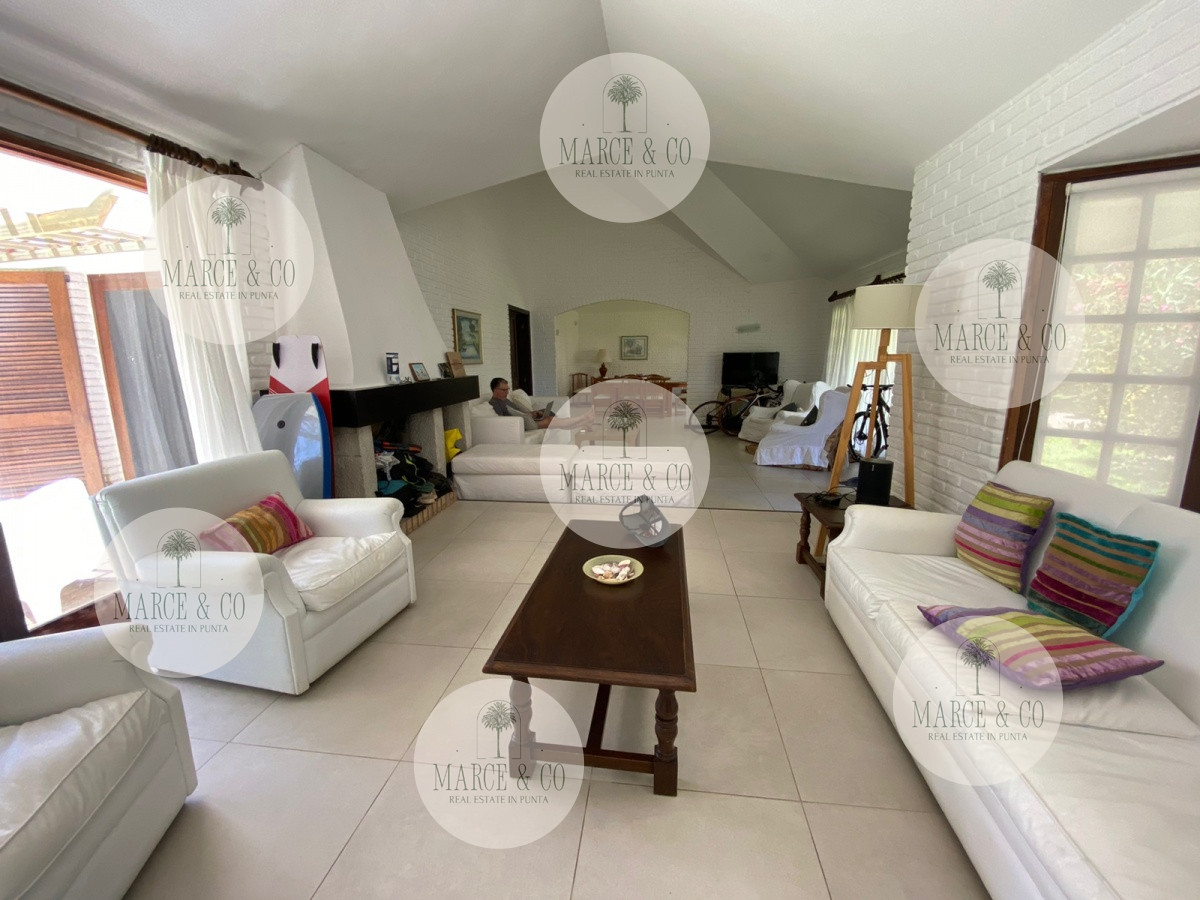 Casa ID.454 - Alquiler temporario de casa de tres dormitorios con piscina en Barrio Lugano a pasos de Punta Shopping, Punta del Este