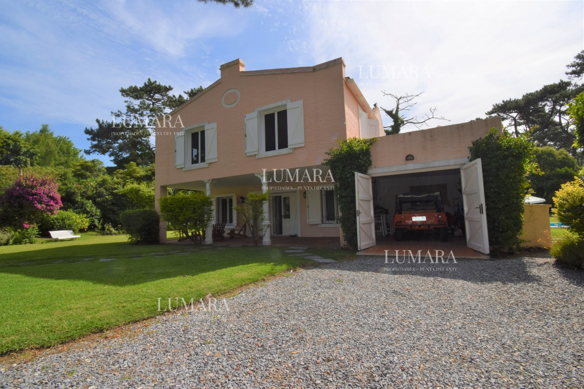 Casa ID.719 - Excelente Casa de 4 Dormitorios en Playa Brava, Punta del Este
