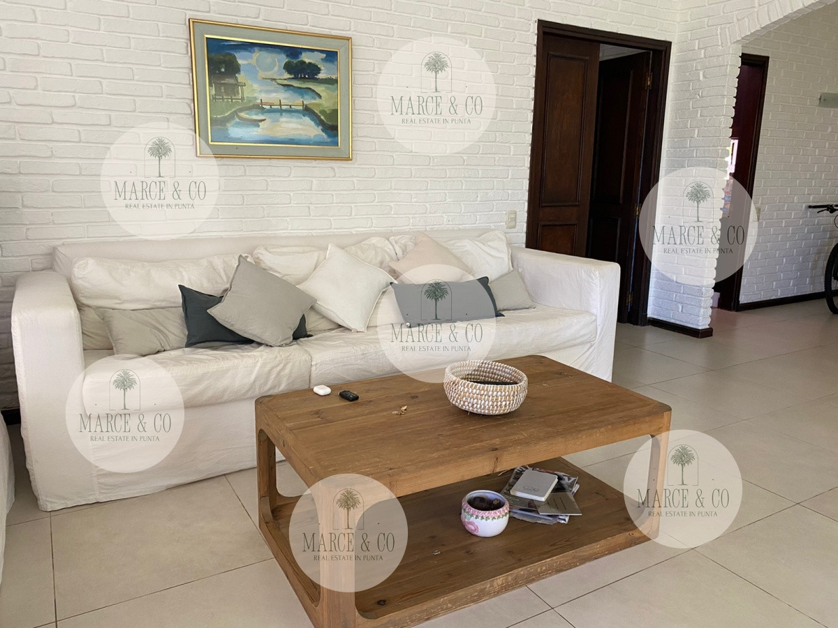 Casa ID.454 - Alquiler temporario de casa de tres dormitorios con piscina en Barrio Lugano a pasos de Punta Shopping, Punta del Este