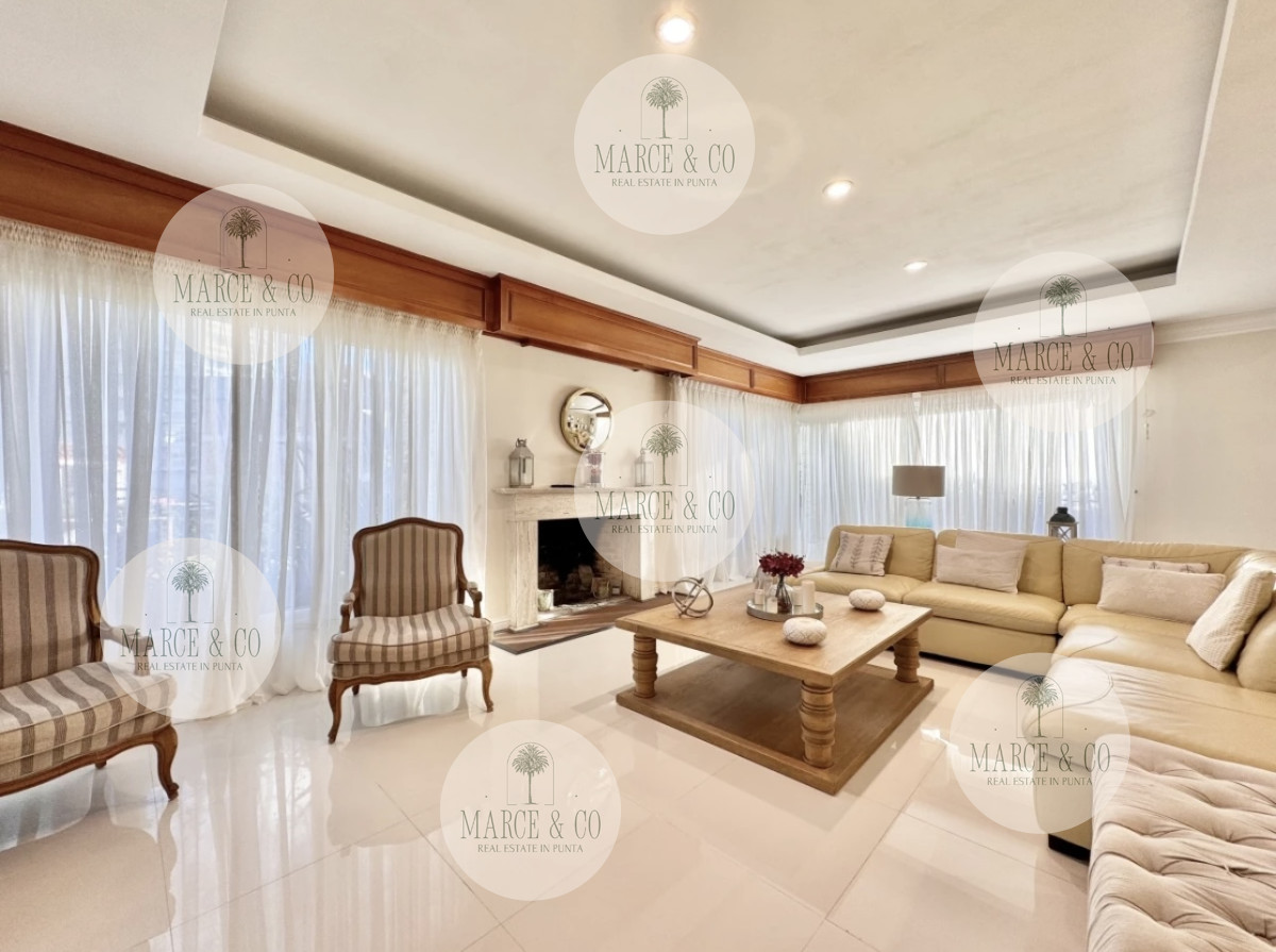 Casa ID.2282 - Moderna Casa de 4 Dormitorios en Playa Mansa a 150 metros del Mar