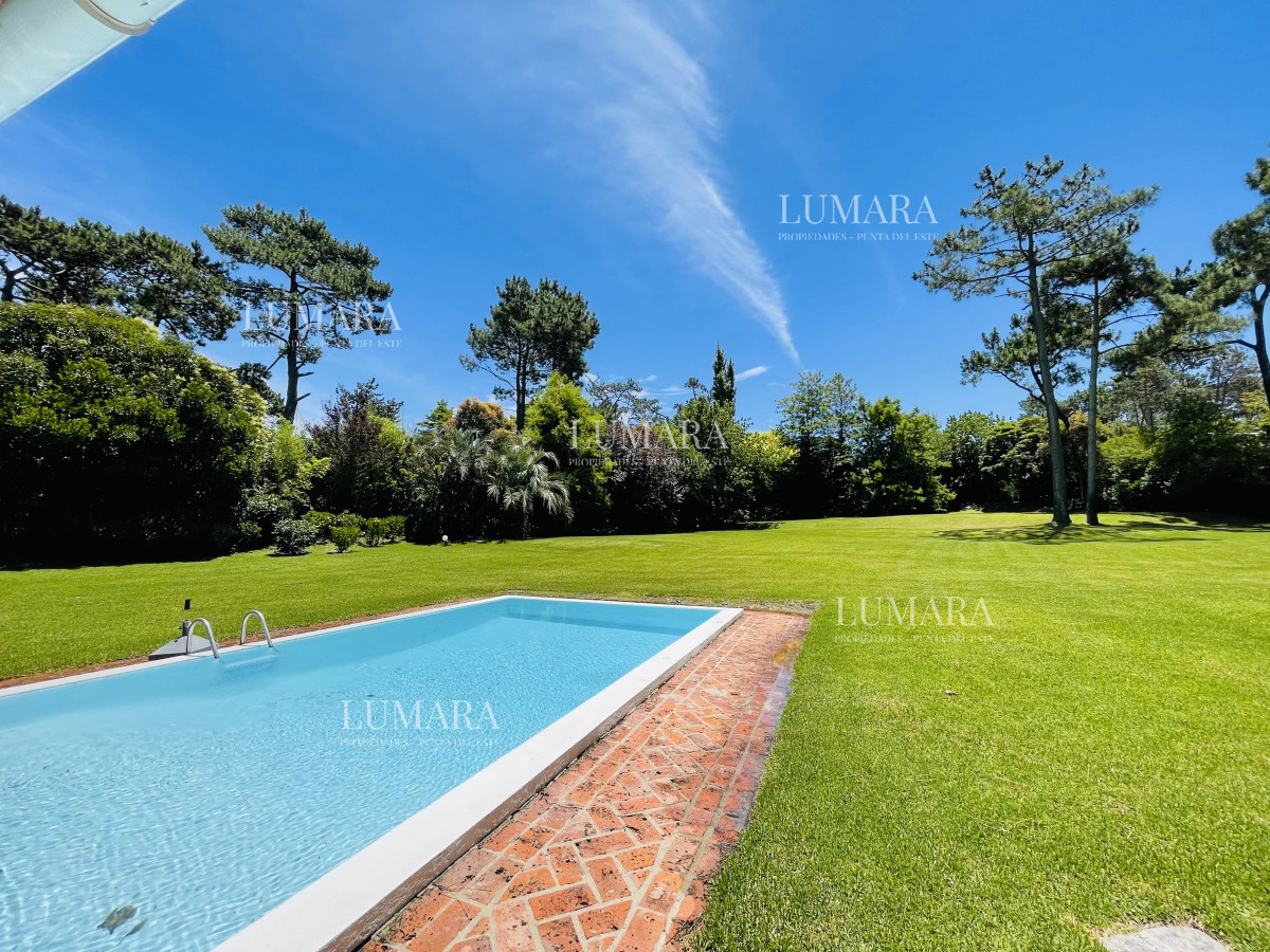 Casa ID.719 - Excelente Casa de 4 Dormitorios en Playa Brava, Punta del Este