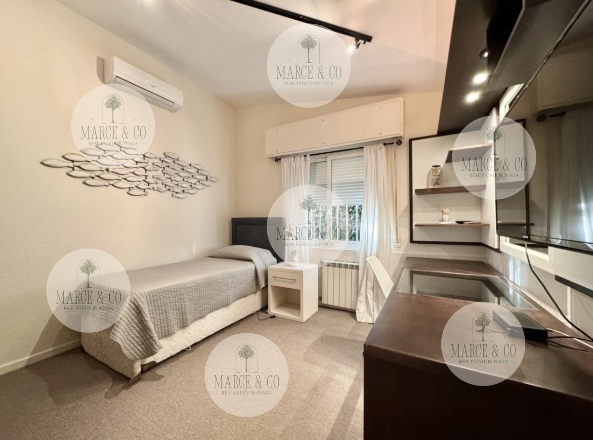 Casa ID.2282 - Moderna Casa de 4 Dormitorios en Playa Mansa a 150 metros del Mar