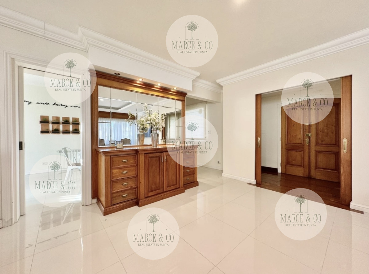 Casa ID.2282 - Moderna Casa de 4 Dormitorios en Playa Mansa a 150 metros del Mar