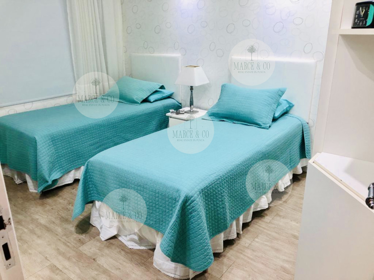 Casa ID.2419 - Alquiler temporario de casa con 3 Dormitorios con piscina y barbacoa en Jardines de Córdoba, Punta del Este