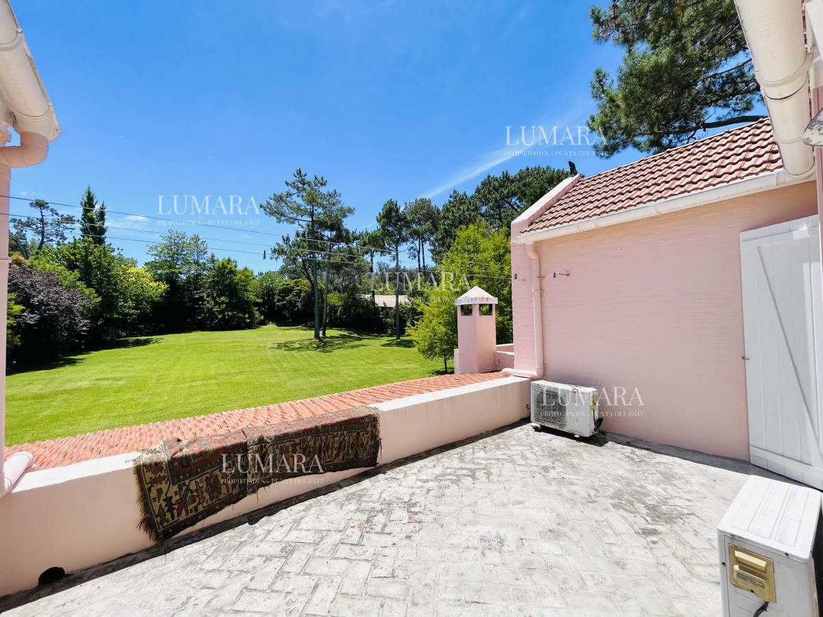 Casa ID.719 - Excelente Casa de 4 Dormitorios en Playa Brava, Punta del Este
