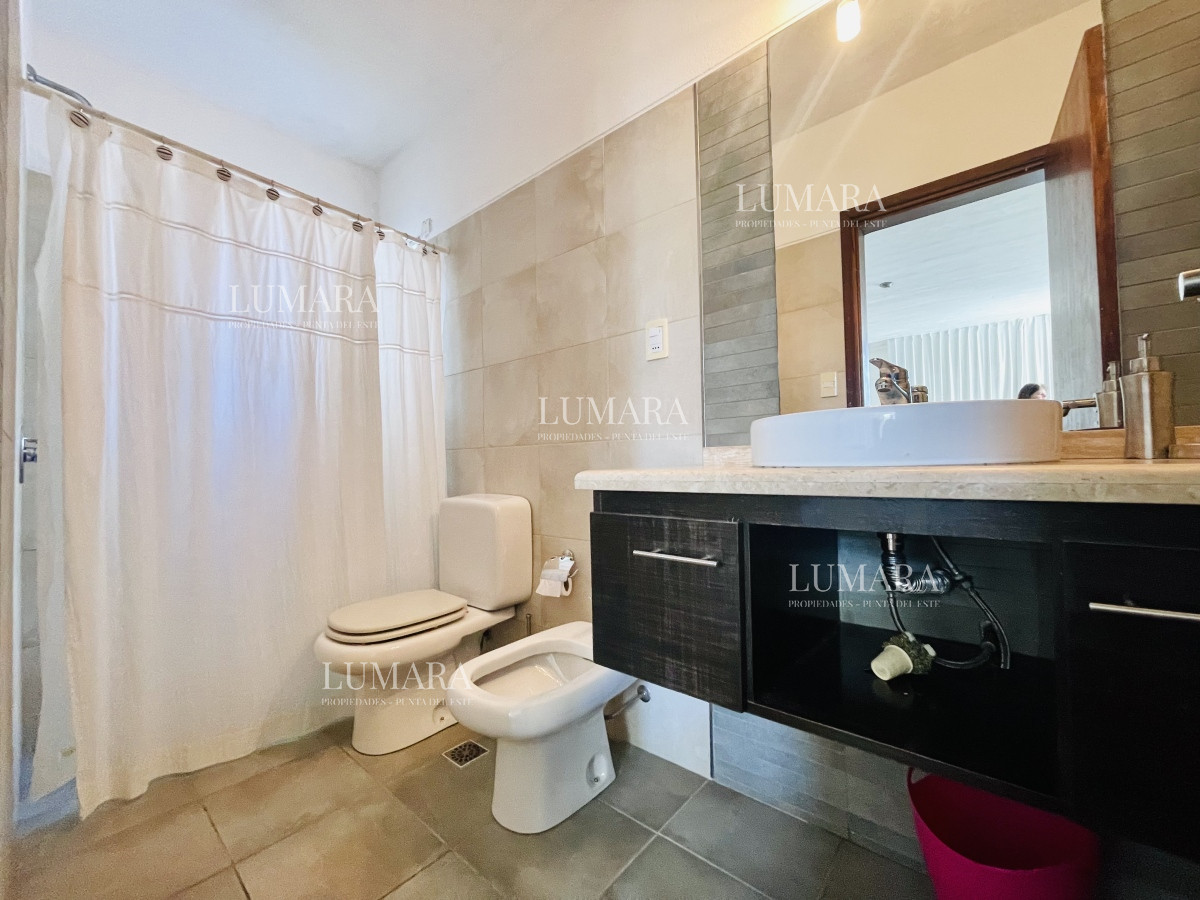 Casa ID.718 - Muy Buena Casa de 5 Dormitorios y Piscina en Rincón del Indio, a Pocos Metros del Mar