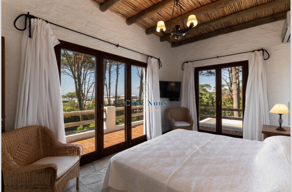 Casa ID.303 - Excelente casa de 5 dormitorios mas dependencia y gran parque a 200 metros de la Playa de Montoya en alquiler de temporada