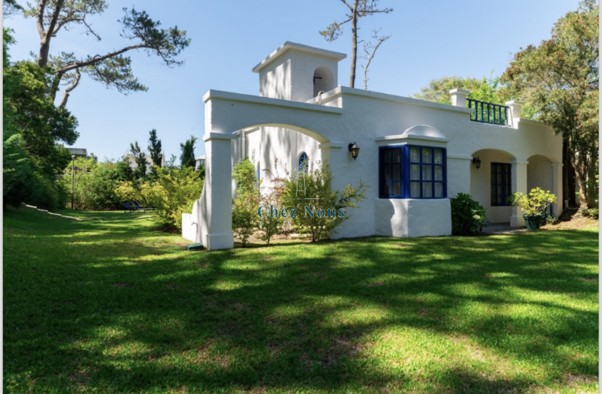 Casa ID.303 - Excelente casa de 5 dormitorios mas dependencia y gran parque a 200 metros de la Playa de Montoya en alquiler de temporada
