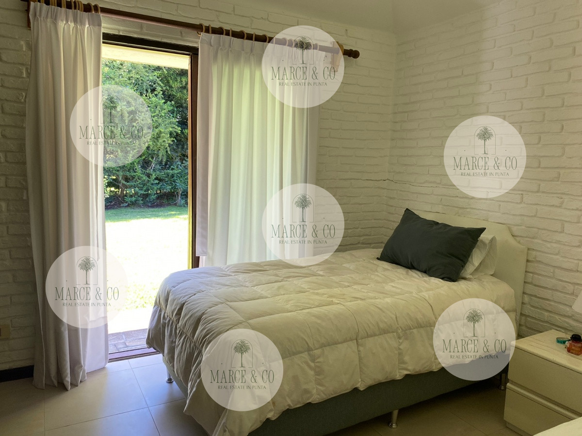 Casa ID.454 - Alquiler temporario de casa de tres dormitorios con piscina en Barrio Lugano a pasos de Punta Shopping, Punta del Este
