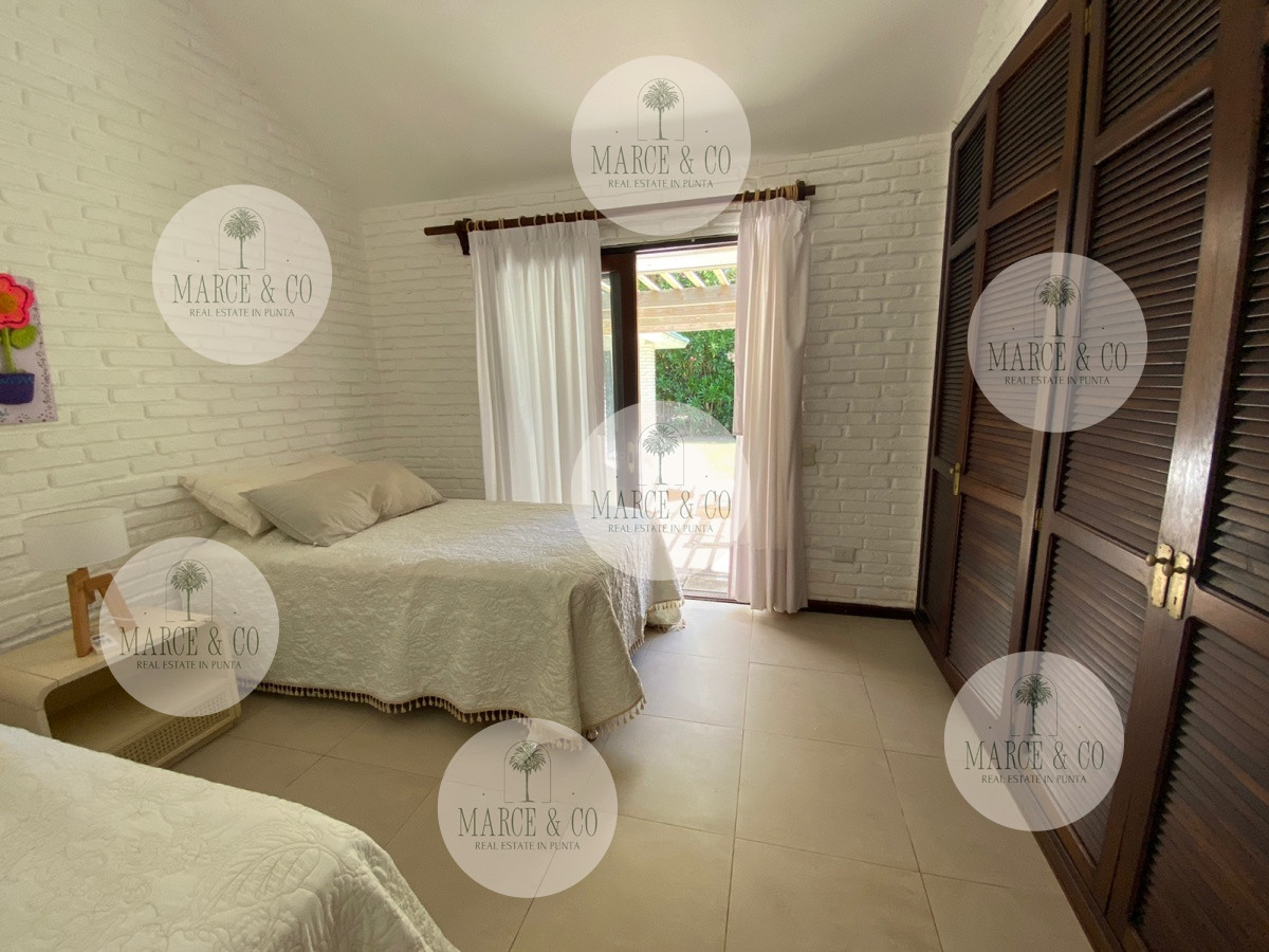 Casa ID.454 - Alquiler temporario de casa de tres dormitorios con piscina en Barrio Lugano a pasos de Punta Shopping, Punta del Este