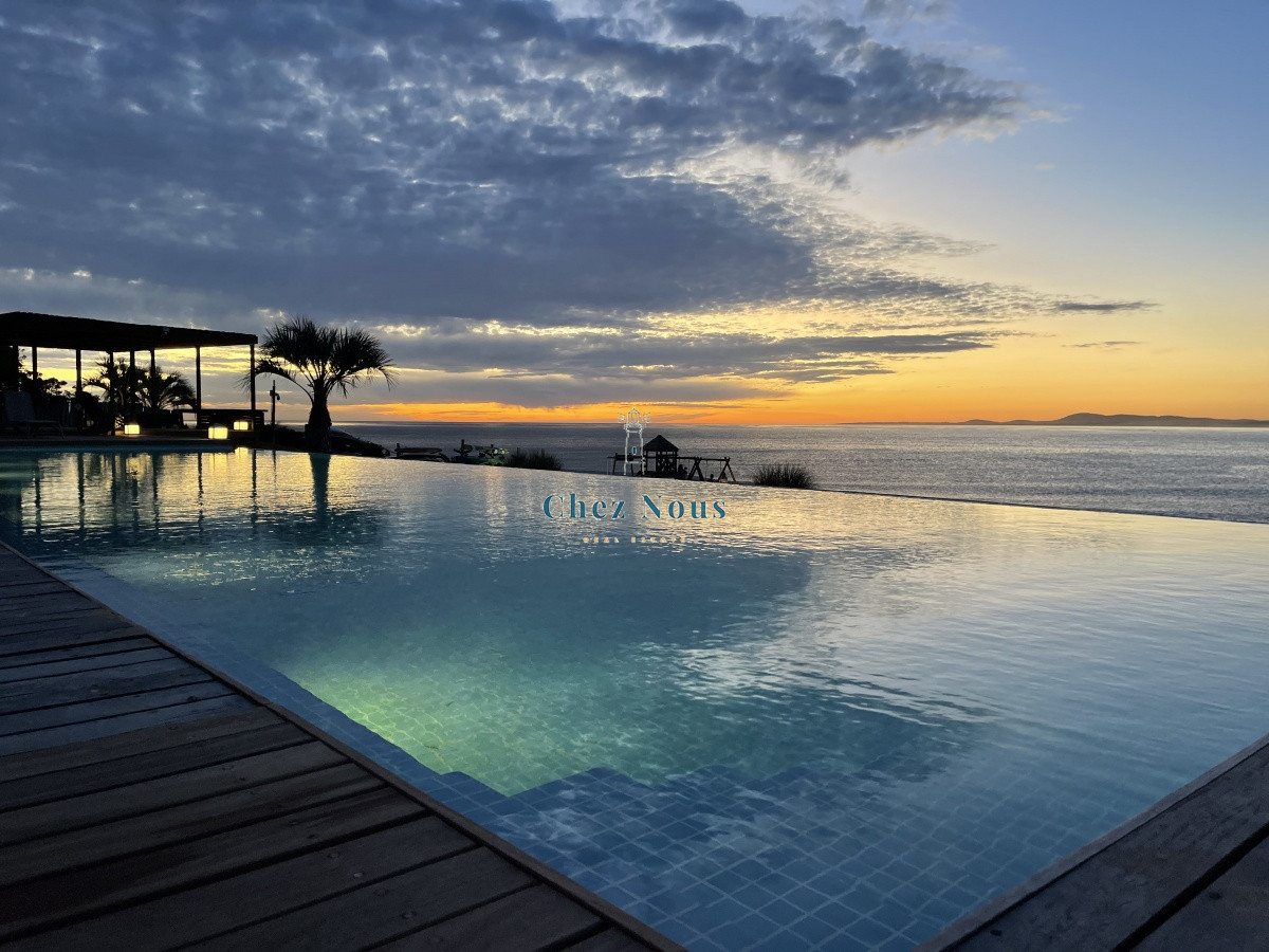 Apartamento ID.1104 - Venta y alquiler de apartamento de dos dormitorios con parrillero de uso exclusivo en Punta Ballena