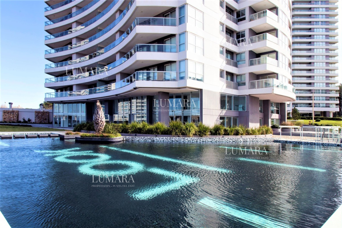 Apartamento ID.2731 - Venta de gran apartamento de 3 dormitorios con parrillero propio en Playa Brava, Punta del Este