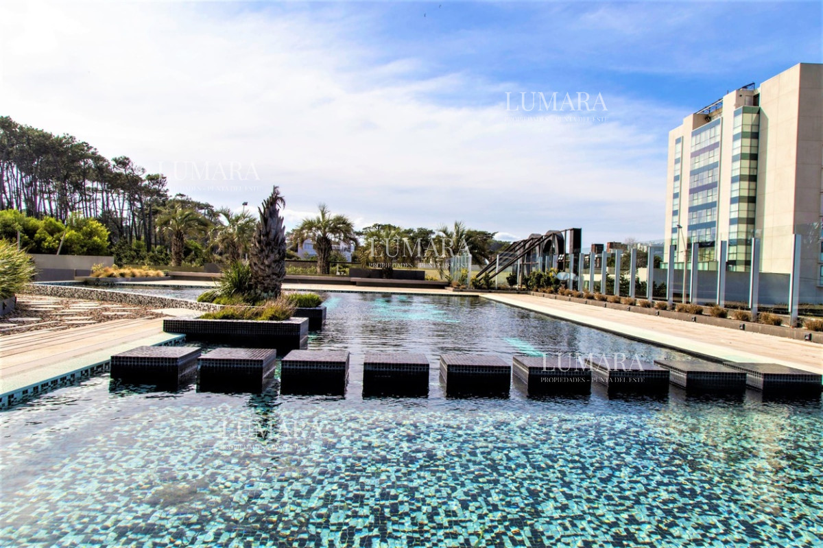 Apartamento ID.2731 - Venta de gran apartamento de 3 dormitorios con parrillero propio en Playa Brava, Punta del Este