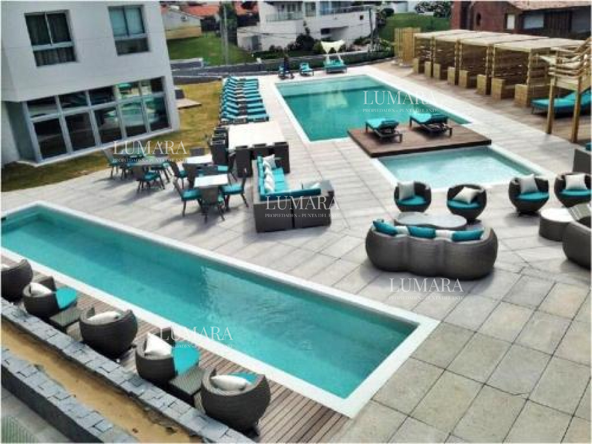 Apartamento ID.987 - Apartamento de 2 Dormitorios en Playa Brava con Vista al Mar - Venta