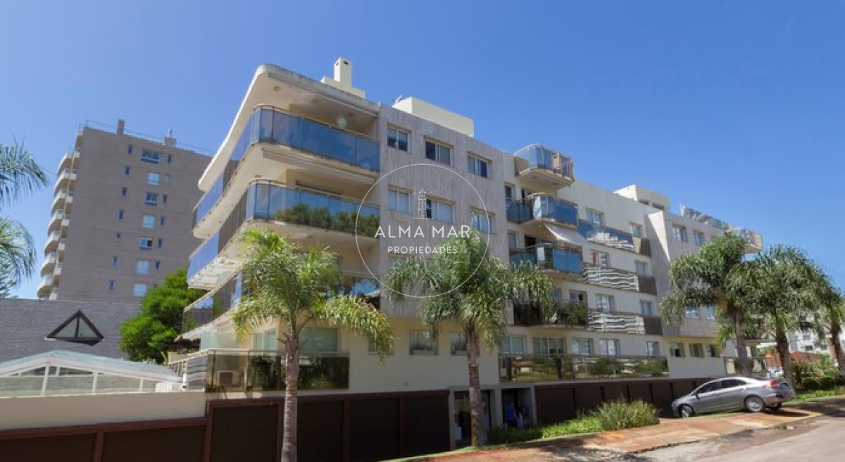 Apartamento ID.1127 - Moderno Apartamento de 3 Dormitorios a Pocas Cuadras del Mar En Venta, Playa Brava