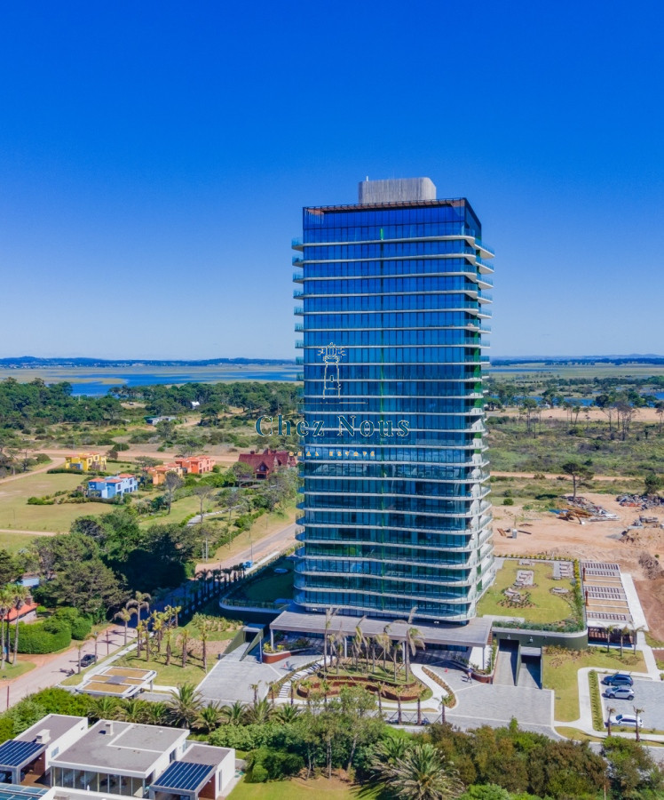 Apartamento ID.965 - Moderno Apartamento de 1 Dormitorio en suite piso alto en Venta de Torre Surfside Village, Punta del Este