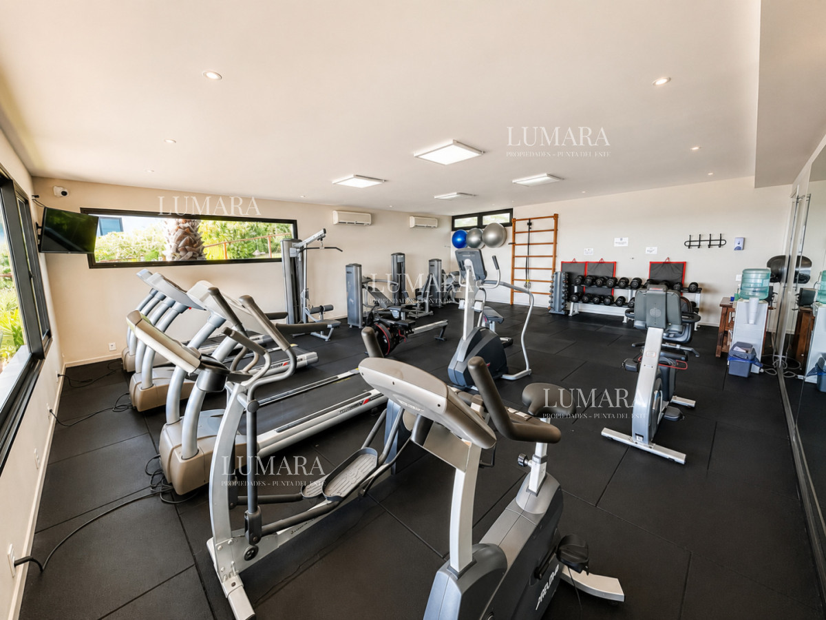 Apartamento ID.3588 - Excelente y amplio departamento duplex en venta de 3 dormitorios mas dependencia con parrillero, Punta Ballena