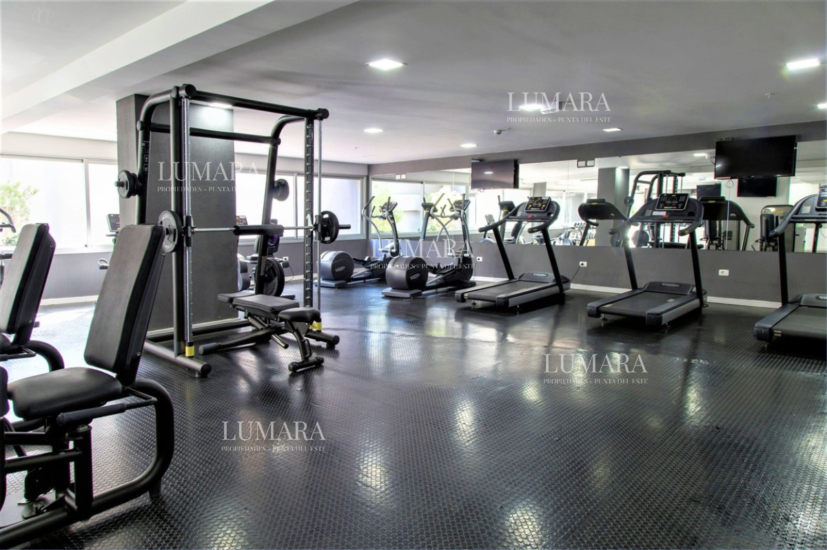 Apartamento ID.2731 - Venta de gran apartamento de 3 dormitorios con parrillero propio en Playa Brava, Punta del Este