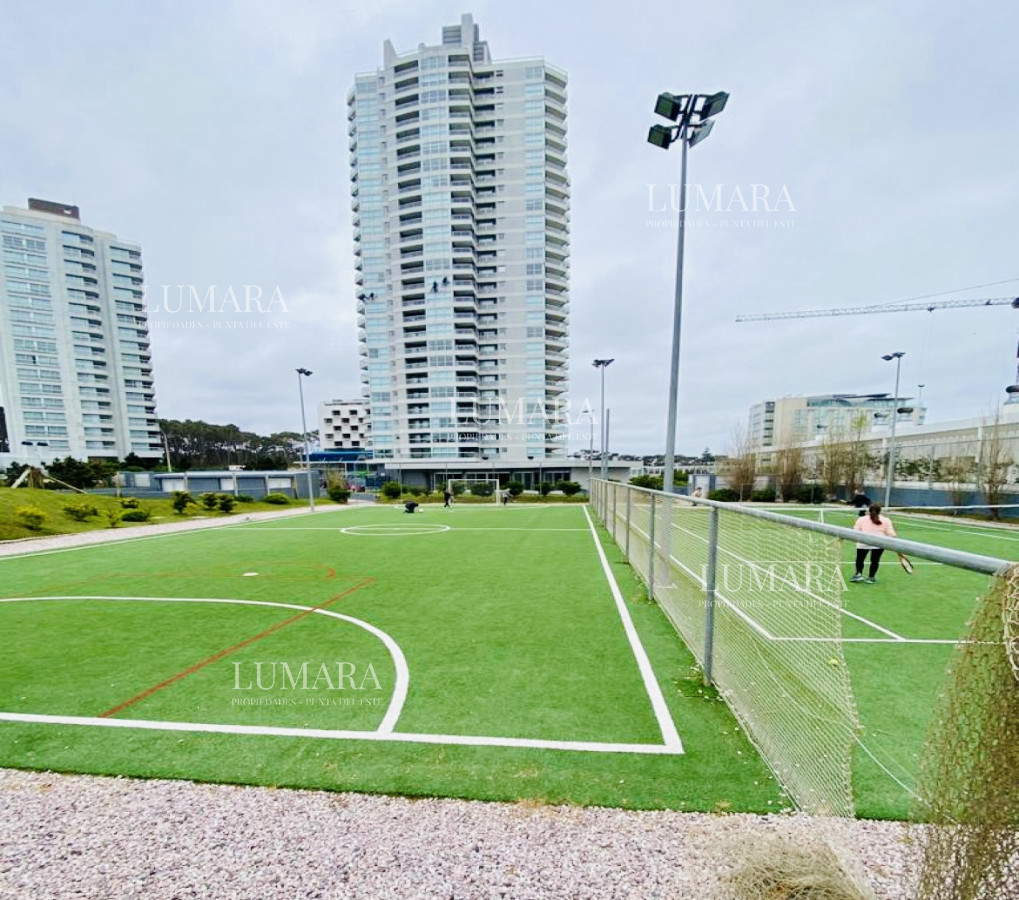 Apartamento ID.2731 - Venta de gran apartamento de 3 dormitorios con parrillero propio en Playa Brava, Punta del Este